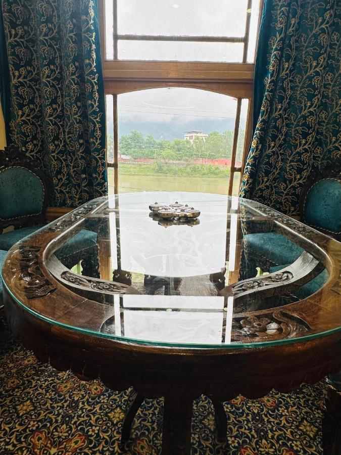 Hotel Merlin Palace Srinagar  Exterior photo